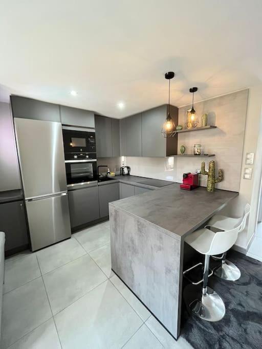 מספאלומס Appartement Luxueux 2 Min Yumbo מראה חיצוני תמונה